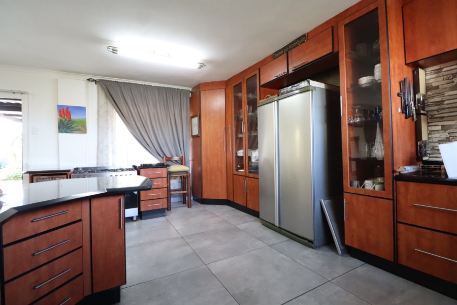 5 Bedroom Property for Sale in Kabega Park Eastern Cape
